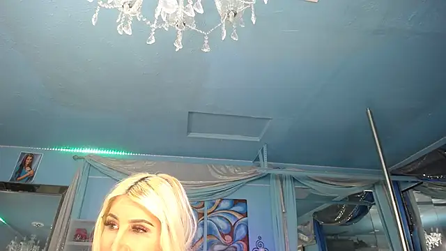 Chatroom XXX en direct de ADRIANNA_FOX