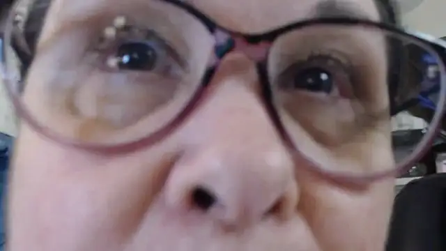 Juicy_Julie469 Adlı Modelin Canlı XXX Sohbeti