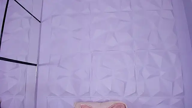 _LittleLia Adlı Modelin Canlı XXX Sohbeti