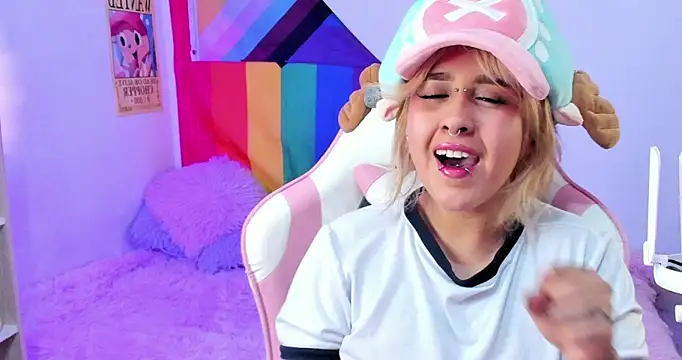 NekoWaifu Adlı Modelin Canlı XXX Sohbeti