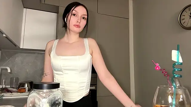 PinkClouds_n Webbikameraesitys