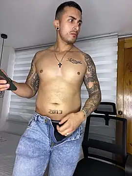 Chat XXX en directo de ALEXXX_KING