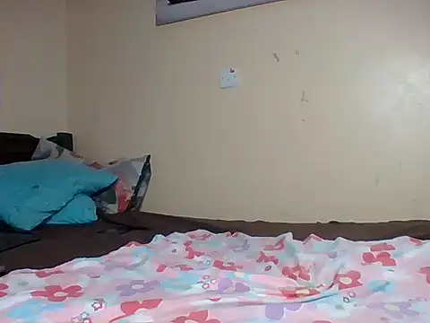 Pink_pussy_- 现场XXX聊天