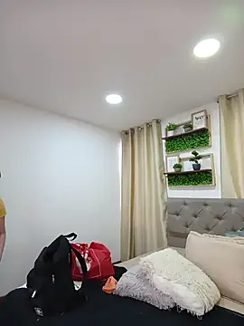 Chat +18 de sasi_luna ao vivo