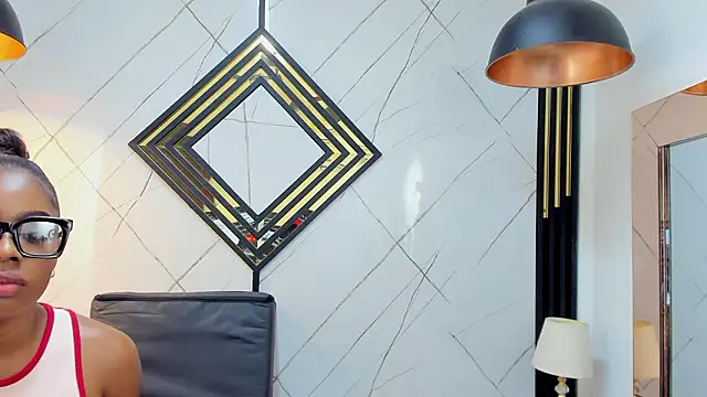 EmilyDiaaz  现场XXX聊天