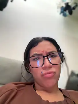 Mila_Morgan Adlı Modelin Canlı XXX Sohbeti