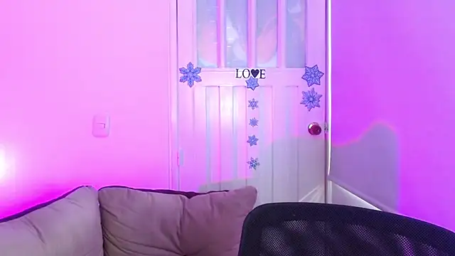 milfrousse Adlı Modelin Canlı XXX Sohbeti