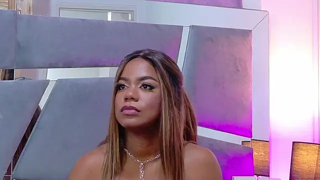 Chat +18 de LorraiineJohnson ao vivo