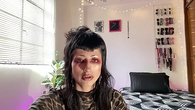 ELENA_UMBRA élő XXX-chatje