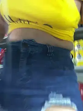 Queen_lorena Show in webcam