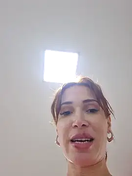 Irresistible24 Live XXX Chat