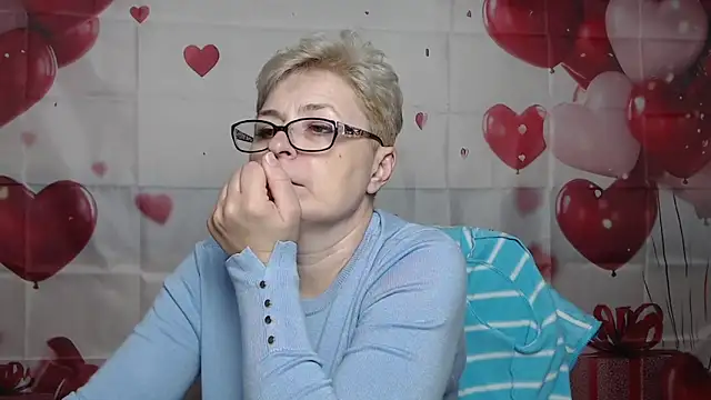 EmiliaGree: απευθείας συνομιλία ΧΧΧ