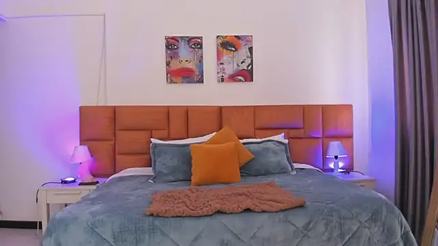 Regina_blum élő XXX-chatje