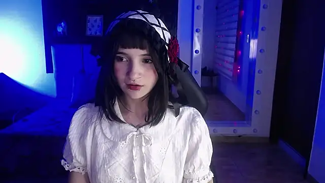 _Charlotte_Collins_'s Live XXX Chat