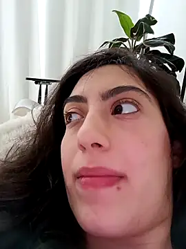 MIYESSI Adlı Modelin Canlı XXX Sohbeti