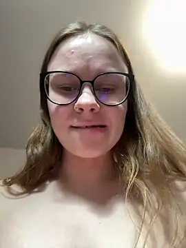 _CherryBloom_ Adlı Modelin Canlı XXX Sohbeti