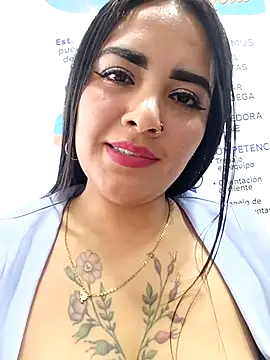 MAYE__13 Show Webcam