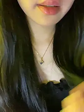 Uyennii02 Chat XXX live