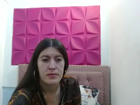 Chat +18 de LyaCooper ao vivo