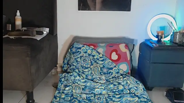 Chat +18 de Milf_Valeria ao vivo