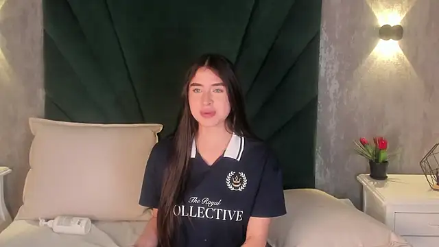 Chat +18 de EmiliClarke ao vivo