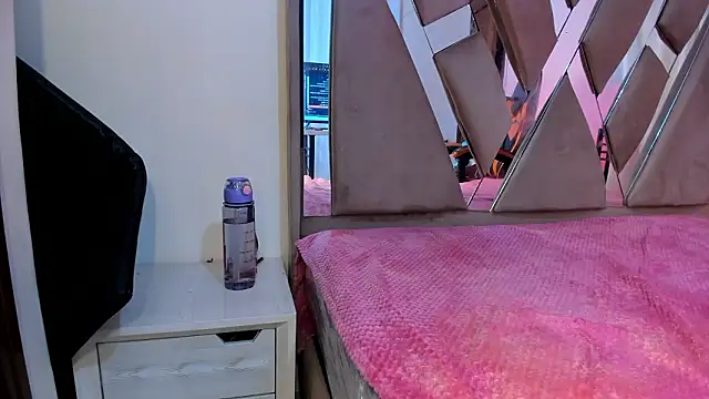 anisha_zambrano – Naživo XXX chat