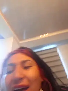 Chat +18 de Magenta_Moon ao vivo