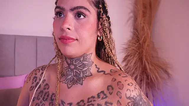 Chat XXX en directo de curvyliciousss