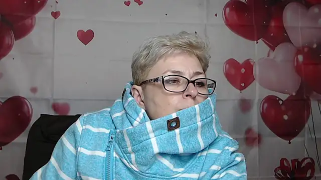 EmiliaGree's Live XXX Chat