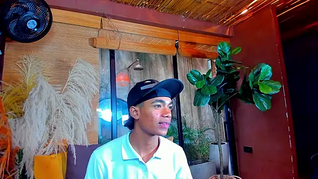 AlanCuteeのライブXXXチャット