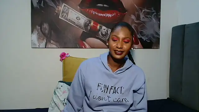 Moreish-06 live XXX chat