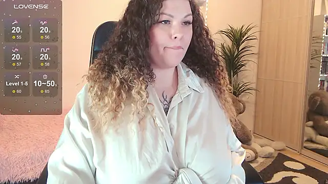 GwenSummers: онлайн-секс-чат