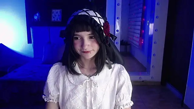 _Charlotte_Collins_: онлайн-секс-чат