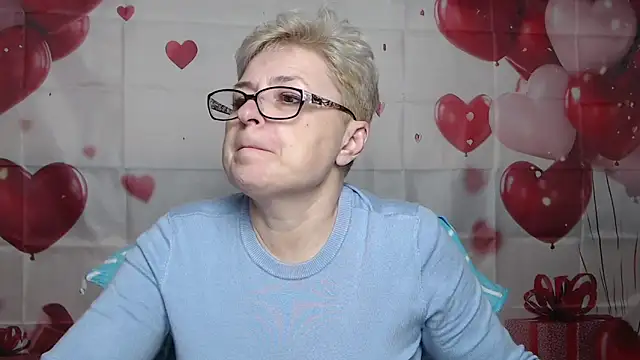 EmiliaGree's Live XXX Chat