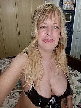 Pokazy przed kamerką – msjuicylucy1982