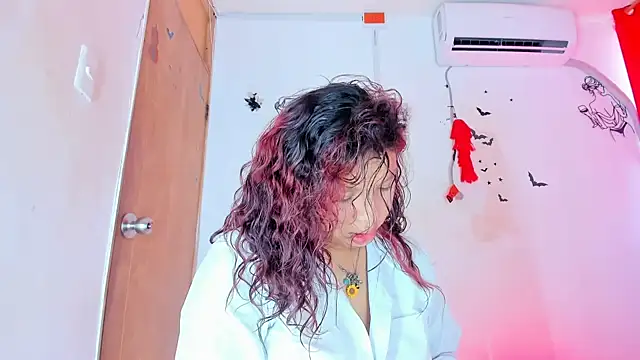 Emily_Coper18's Live XXX Chat