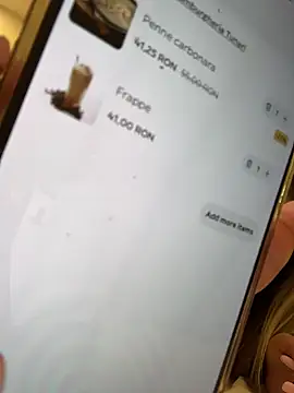 IsabellaEtthan élő XXX-chatje