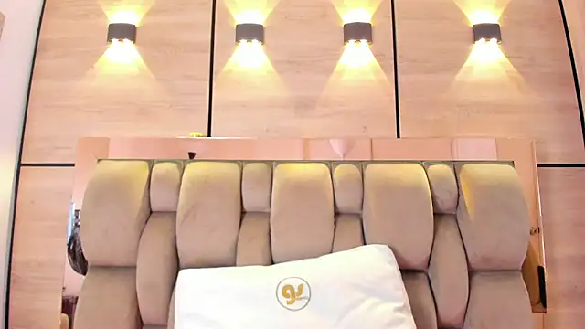 karol_lewiss Adlı Modelin Canlı XXX Sohbeti