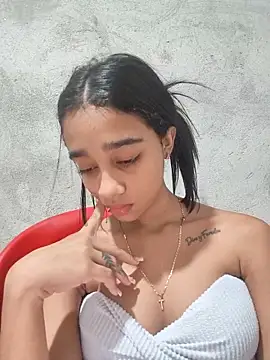 Zoe_Sweett18 Adlı Modelin Canlı XXX Sohbeti