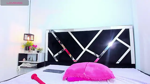 iisabella_noa 现场XXX聊天