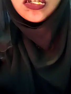 Indian-Nazia Adlı Modelin Web Kamerası Şovu