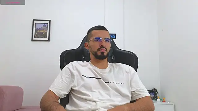 Massimoo_07 Live XXX-Chat