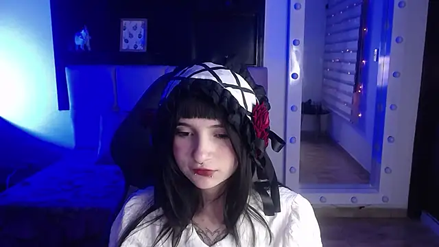 _Charlotte_Collins_のウェブカメラショー