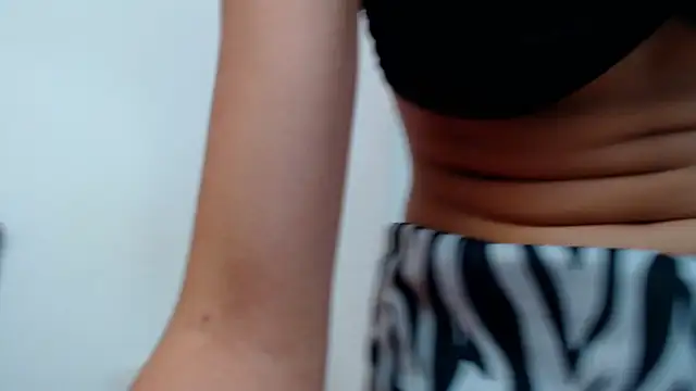 pinky_f00x live XXX chat