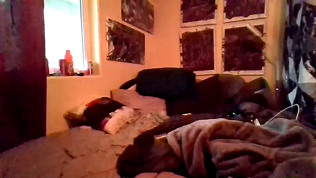 Mic_Oxinner Adlı Modelin Canlı XXX Sohbeti