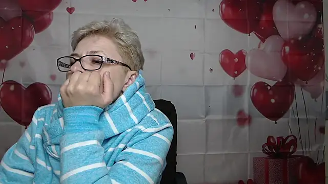 EmiliaGree's Live XXX Chat