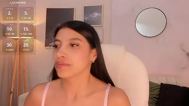 Tiffany_Low লাইভ XXX চ্যাট