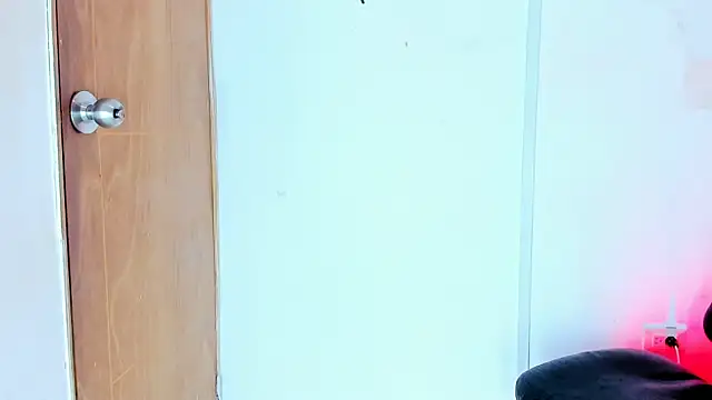 Emily_Coper18 现场XXX聊天