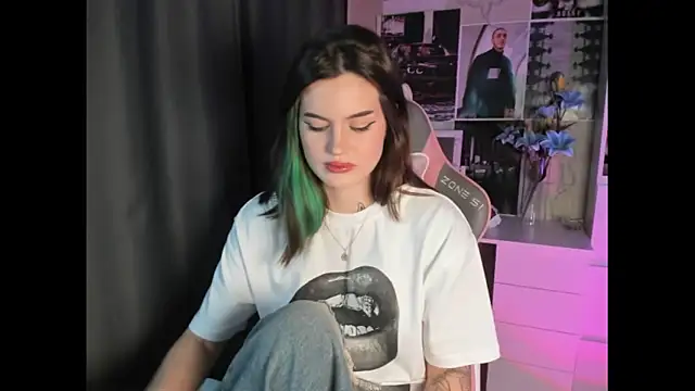 NikkieKitty: онлайн-секс-чат