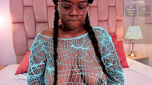 liarosee11 élő XXX-chatje